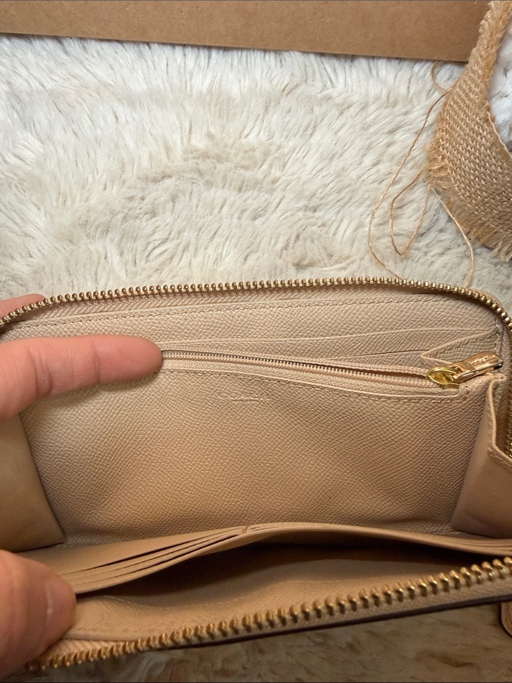 ✨ Coach Crossgrain Leather Accordion Zip Wallet✨ - Picture 10 of 14